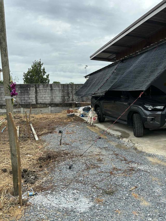 บ้านพร้อมสิ่งปลูกสร้าง 4