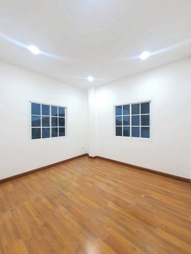 ขายบ้านเดี่ยว หมู่บ้านลลิลเดอะยังเอ็กซ์คลูทีฟ กาญจนาภิเษก 36 ติดถนนกาญจนา-เฉลิมพระกียรติ (N.1981) 6