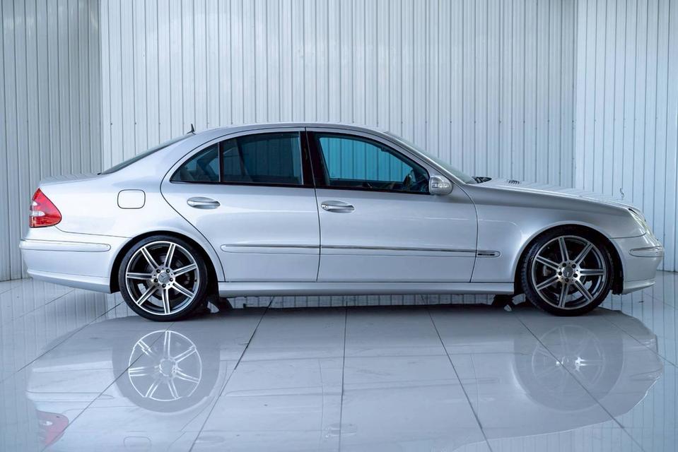 BENZ E240 AVANTGARDE (W211) ปี 2004 4