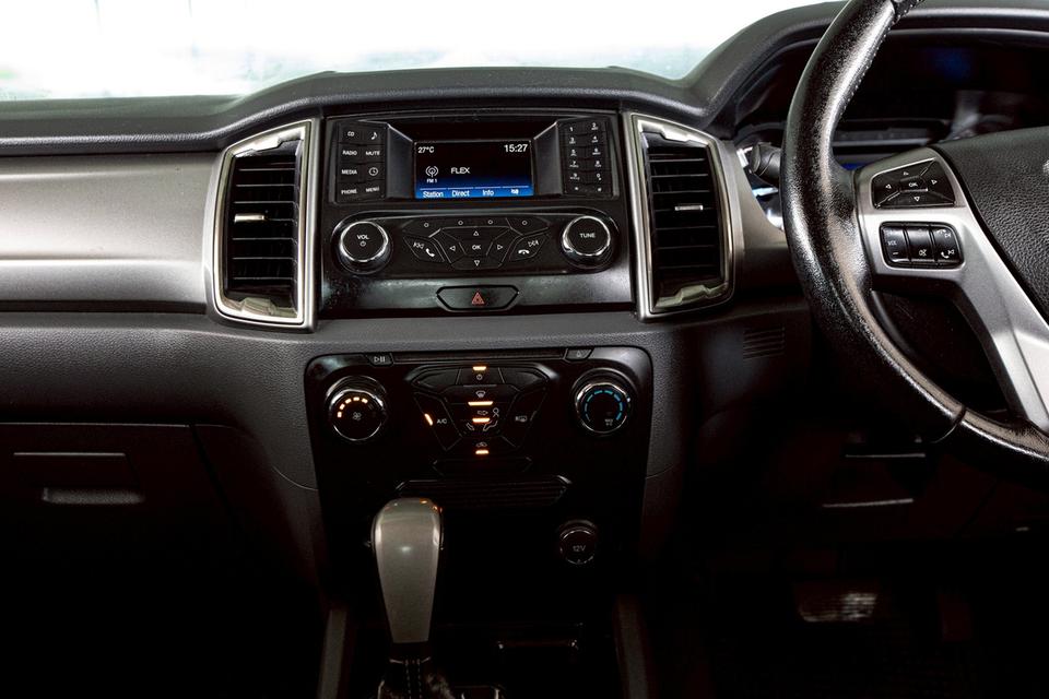 Ford Ranger 2.2 XLT Hi-Lander Double Cab ปี 2017 สีแดง มือเดียวป้ายแดง 18