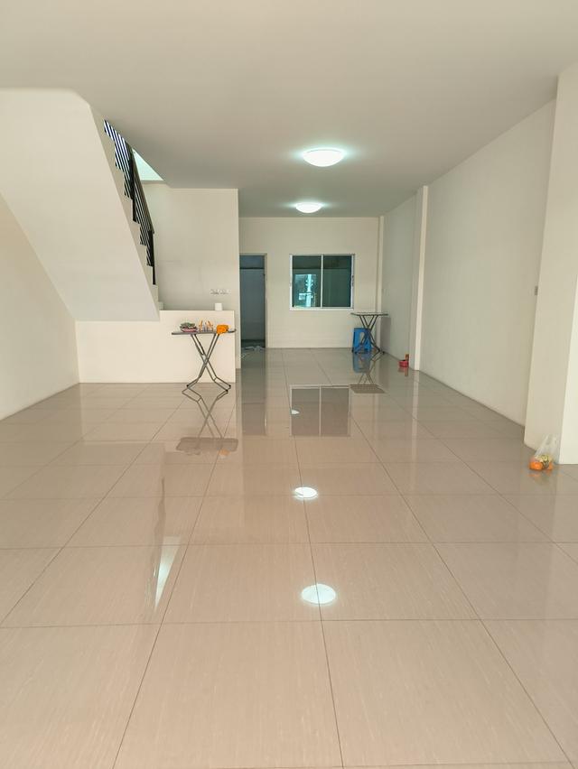 ขายทาวน์โฮม 3 ชั้น พร้อมอยู่ | หมู่บ้านอมรชัย 5 8