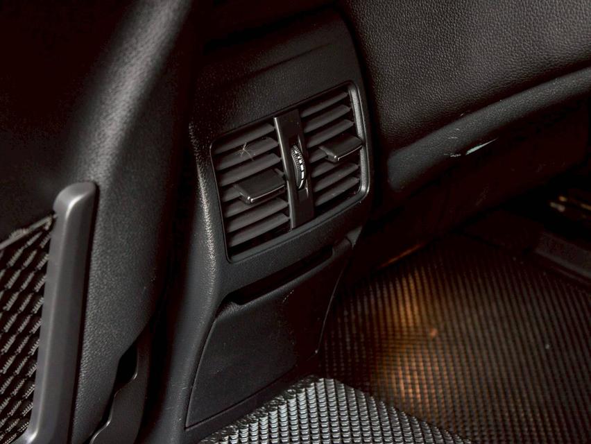 ขาย Benz Gla200 ปี17 11