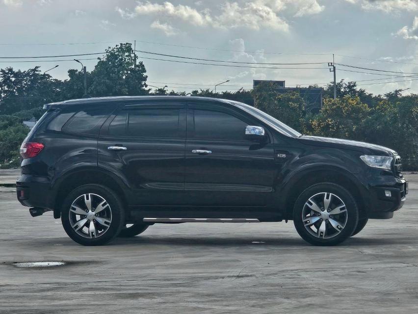 FORD EVEREST Wagon 4dr Titanium+ 7st Auto 6sp 4WD 3.2DCT (Navi)Y17สีดำ 6