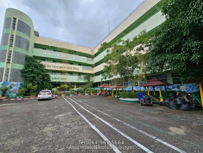 🔥 **ขายที่ดินพร้อมสิ่งปลูกสร้าง ทำเลดอนเมือง ใกล้สนามบินดอนเมือง** 🔥 🏢 **ที่ดิน 3 ไร่ 66 ตร.ว. พร้อมอาคาร 3 ชั้น 3 อาคาร** 2
