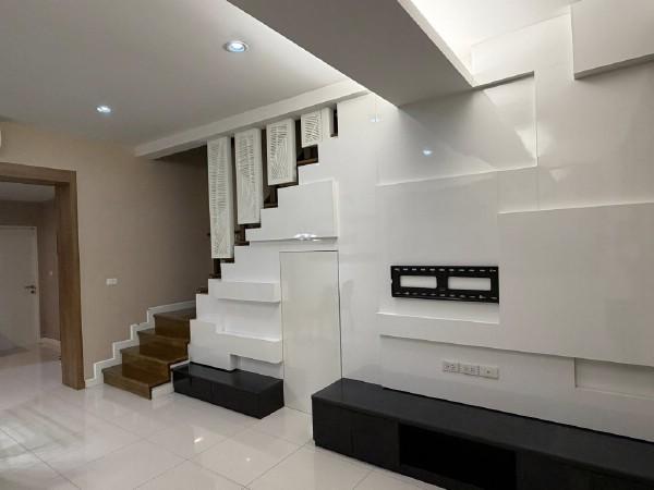 ขายหรือให้เช่าทาวน์โฮมโครงการเบล็สทาวน์ สุขุมวิท 50 ขนาด 240 ตรม. ขนาด 3 ห้องนอน 8