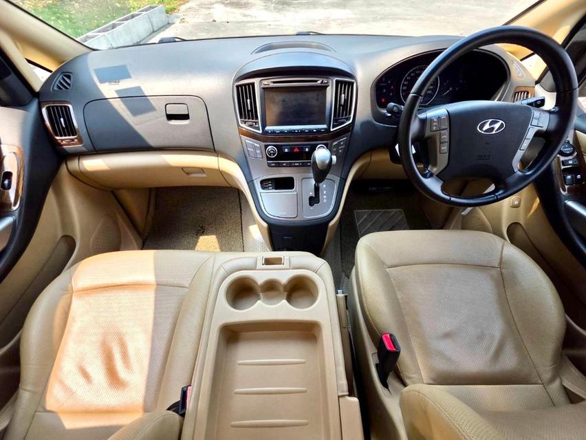 Hyundai H1 2.5 ดีเซล Duluxe สีดำ ปี 2018 ไมล์ 90,000กม.  10