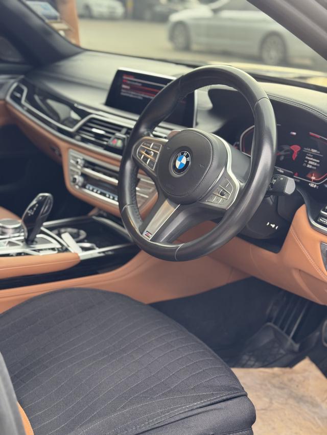 2019 BMW 730Ld M Sport (รับเข้าใหม่ รอปรับสภาพ)