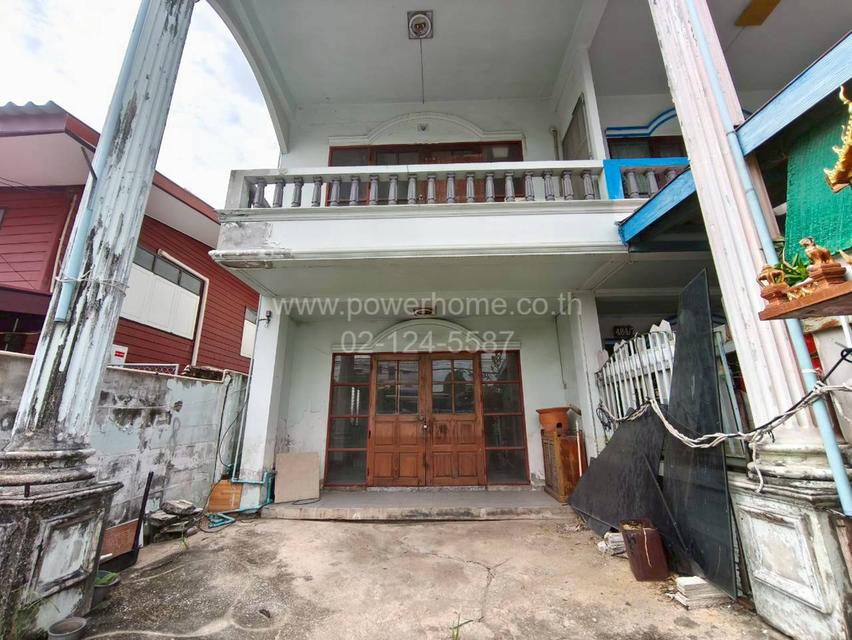 ทาวน์เฮ้าส์ 3 ชั้น ซอยพหลโยธิน 56 ใกล้โรงพยาบาล บี.แคร์ เมดิคอลเซ็นเตอร์ ถนนพหลโยธิน แขวงสายไหม เขตสายไหม กรุงเทพมหานคร