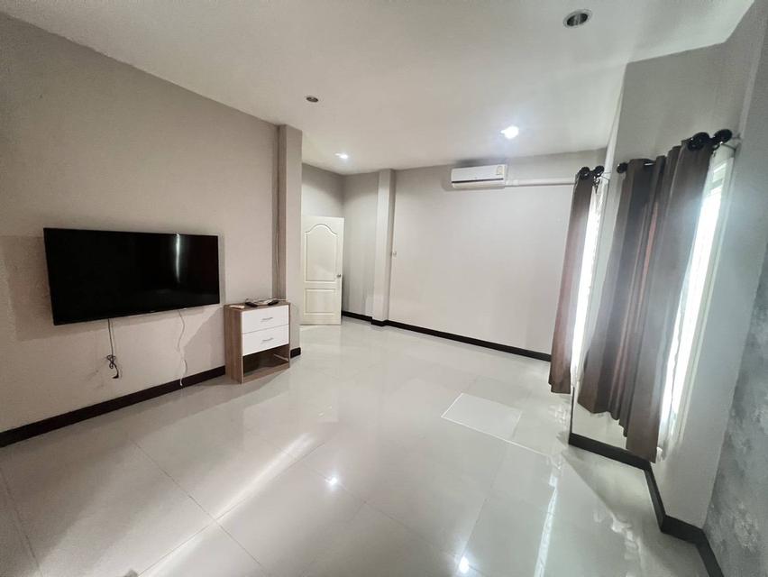 ให้เช่า บ้านเดี่ยว 2 ชั้น 50 ตร.วา รีโนเวทใหม่ ติดถนนสุขุมวิท เพียง 50 ม. ( ให้เลี้ยงสัตว์ได้ ) บ้านฉาง ระยอง 13