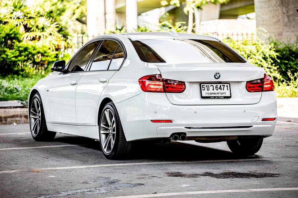 Bmw 328i Sport เบาะแดงปี 2013 สีขาว สวยสภาพดี 6