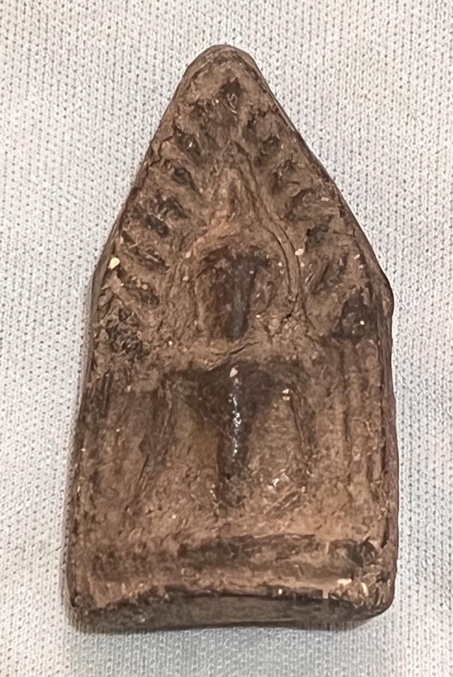 พระขุนแผนหลวงพ่อกวยเนื้อผงนำ้มัน