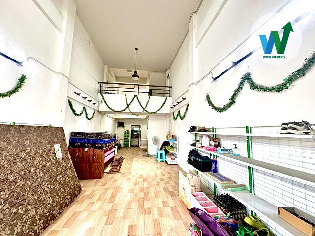 ขายอาคารพาณิชย์ 1 คูหา 3ชั้นครึ่ง นื้อที่  30 ตารางวา 4