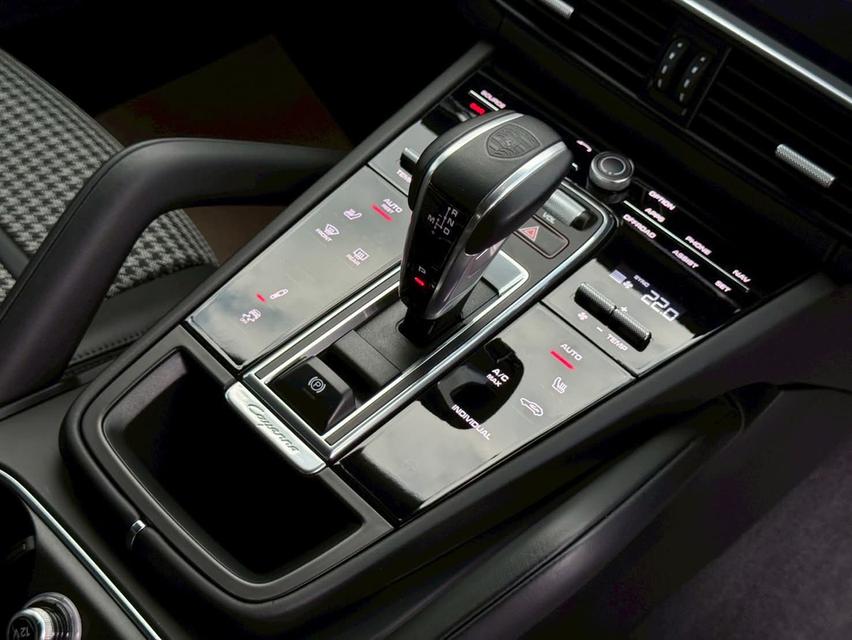 Cayenne e-hybrid Lightweight Coupe 10