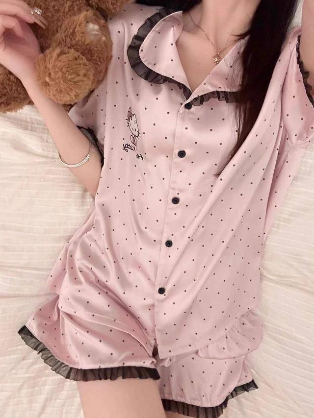 ชุดนอนHellokitty
