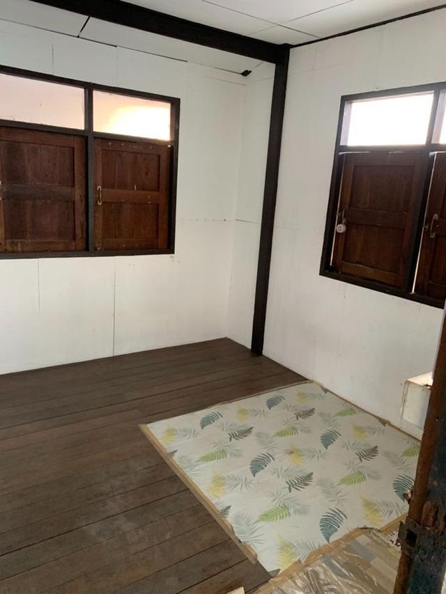 ขายบ้านเดี่ยว 2 ชั้น ครึ่งปูน ครึ่งไม้ รถยนต์จอดในบ้านได้ ใกล้รถไฟฟ้าสามแยกไฟฉาย และโรงพยาบาลศิริราช 15
