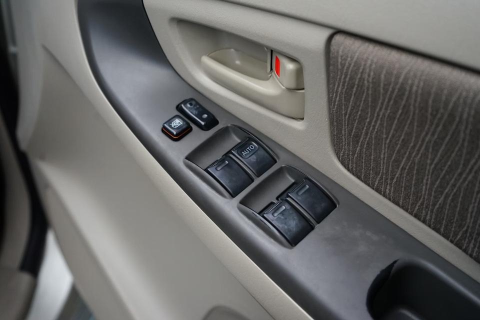 2012 TOYOTA INNOVA 2.0G 14