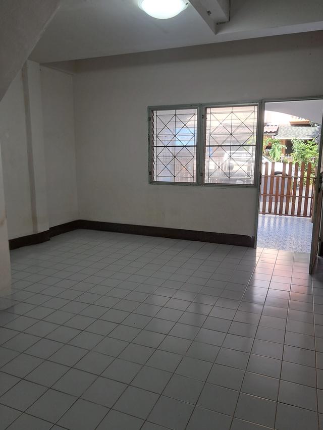 บ้านสวย สายไหม เพิ่มสิน 56 ใกล้ โรงพยาบาล ตลาด โรงเรียน วัด การเดินทางสะดวก ใกล้จุดขึ้นลงทางด่วน มอเตอร์เวย์ เข้าออกได้หลายทาง สงบ เหมาะกับการพักผ่อน 5