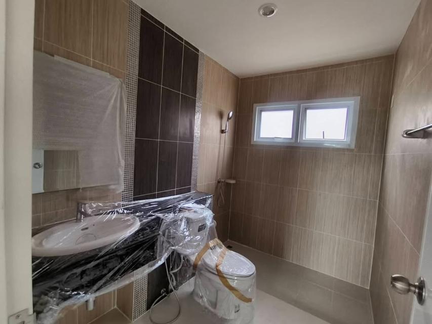 บ้านเดี่ยว 2 ชั้น ทำเลดี ติดถนนใหญ่  หมู่บ้าน บ้านลลิล The Young Executive 6