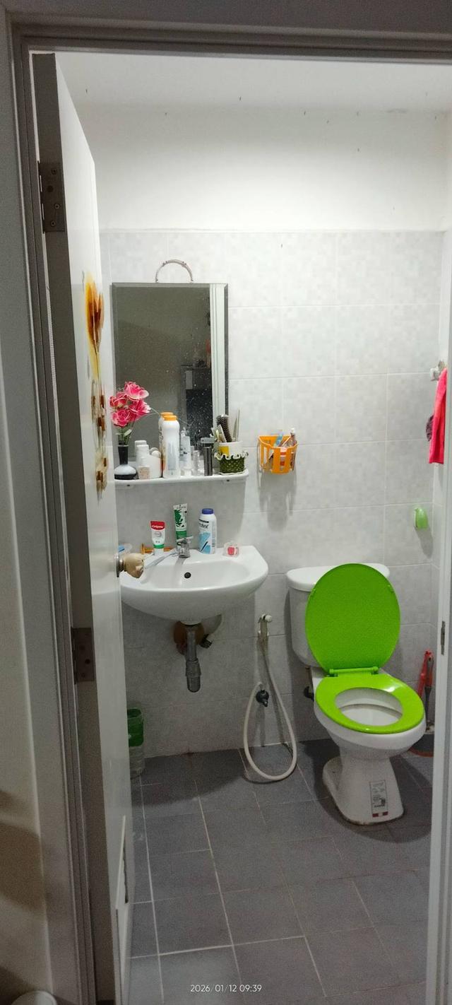 ขายด่วนขายขาดทุน ขายบ้านทาวเฮ้า 3ห้อง 2น้ำ แถมมอเตอร์ไซต์ 12