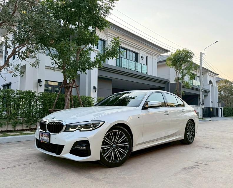 #BMW 320D M SPORT ปี 21 จด22 G20 สีขาว ✨รถมือเดียว สภาพป้ายแดง สีเดิมทั้งคัน  BSI ถึง 30 พ.ย. 69 หรือ 100,000 km. Warranty ถึง 30 พ.ย. 69 หรือ 200,000