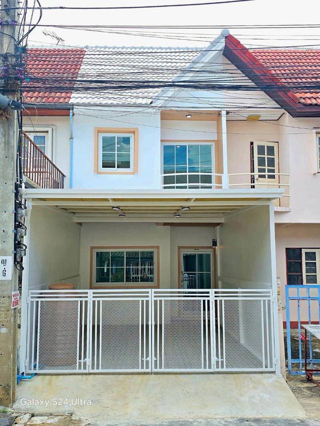 หมู่บ้านรัตนาวดี  จันทร์ทองเอี่ยม ทาวน์เฮาส์ 2 ชั้น ตกแต่งใหม่พร้อมอยู่ใกล้เซ็นทรัลเวตเกส ทำเลรถไฟฟ้าMRT เข้าออกได้ 2 ทาง ถนนกาญจนาภิเษกและแยกบางพลู 1