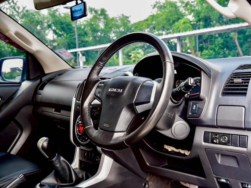 รหัสรถ PR7753 + ISUZU V-Cross 4x4 3.0DDI Z Prestige รถปลายปี 2016 6