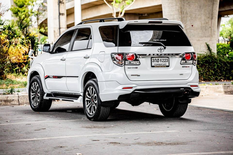 TOYOTA FORTUNER TRD 3.0V 4WD เกียร์ออโต้ ปี 2015 สีขาว ของแต่งหลายแสน 6