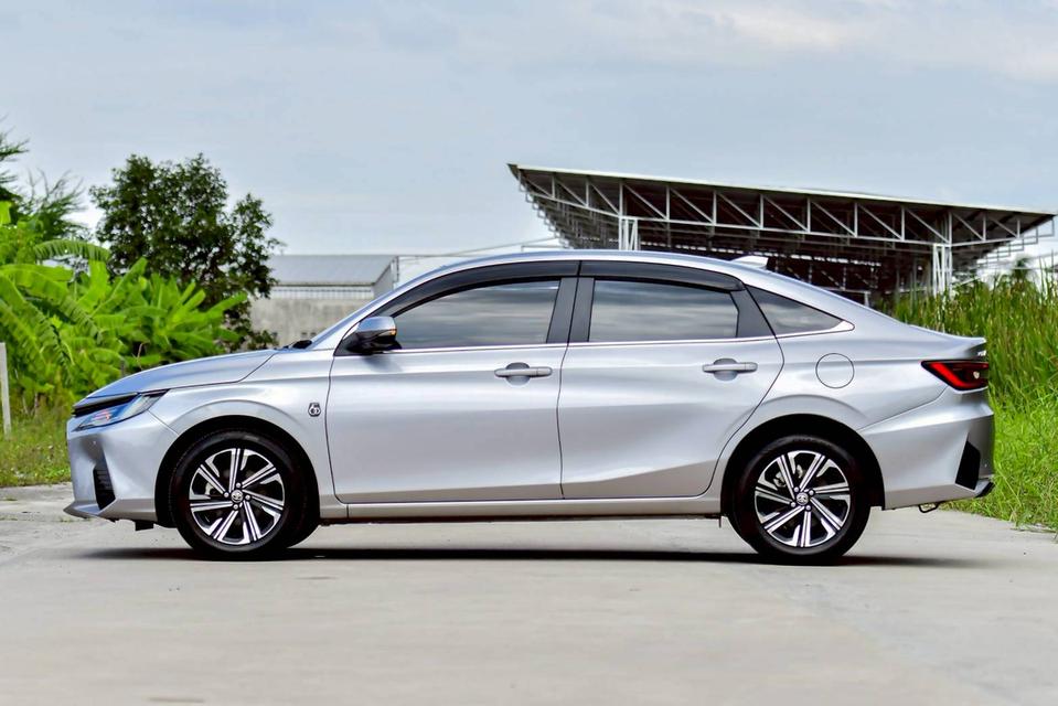 Toyota Yaris Ativ 1.2Premium Sport ปี23 4