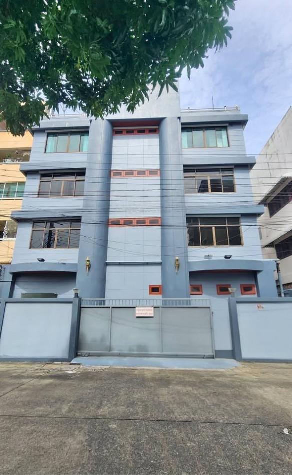 อาคารสำนักงาน 4 ชั้น พร้อมลิฟต์ ซอยสุขุมวิท 50 ใกล้ BTS อ่อนนุช ไลน์ไอดี ✅ @ibx7531n 1