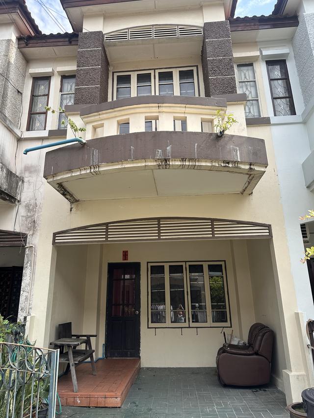 ขายบ้านทาวน์เฮ้าส์หมู่บ้านบุศรินทร์ ปิ่นเกล้า