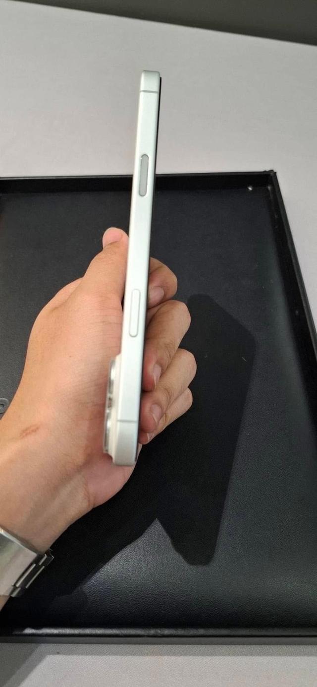 iPhone 16 plus สีขาว มือ 2 4