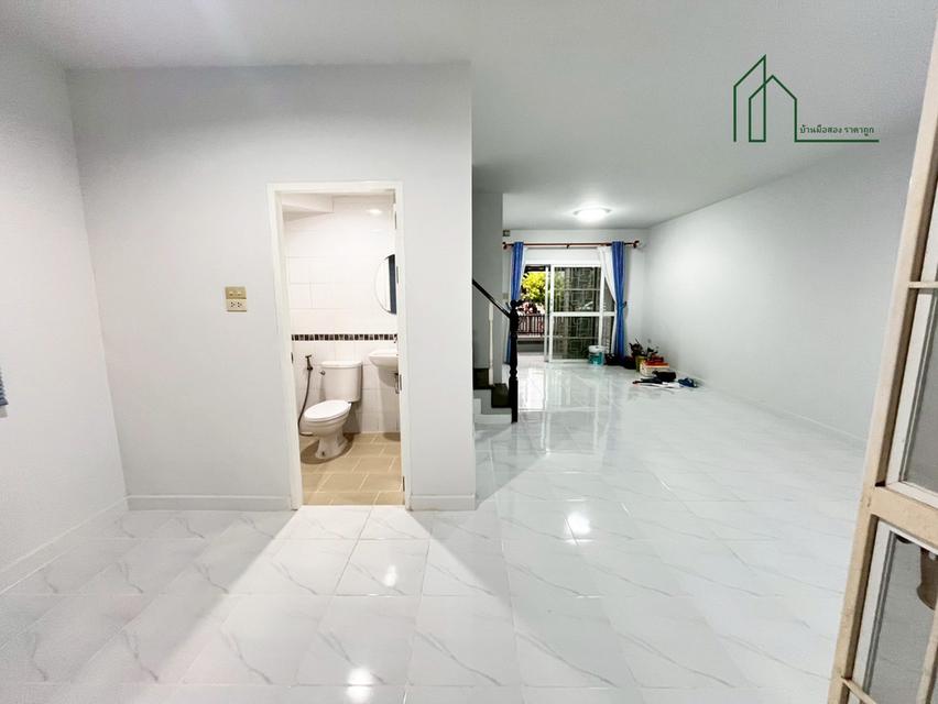 ทาวน์เฮ้าส์ 2 ชั้น บ้านนิรันดร์วิลล์ 12 หลังมุม ซ.วัดศรีวารีน้อย บางพลี รีโนเวทใหม่ทั้งหลัง