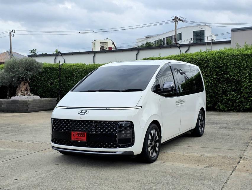 (แจ้งรหัสรถ PEAT641) STARIA PREMIUM (SUNROOF) ปี 2025