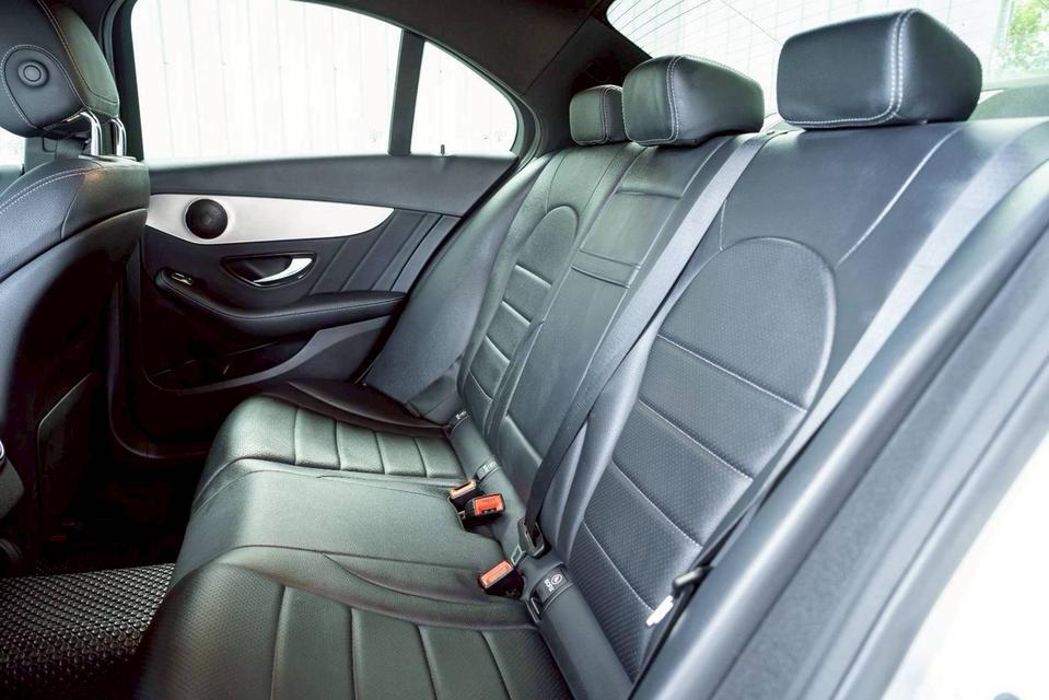 BENZ C-CLASS C300e AMG SPORT ปี 2021 สีเทา โฉม W205 ปี14-23 รูปที่ 12