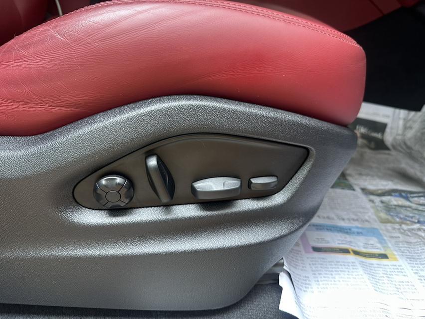 Porsche Cayenne 3.0 E-hybrid ปี 2023 สีพิเศษ crayon รถออก AAS ใช้งานน้อยมาก รูปที่ 10