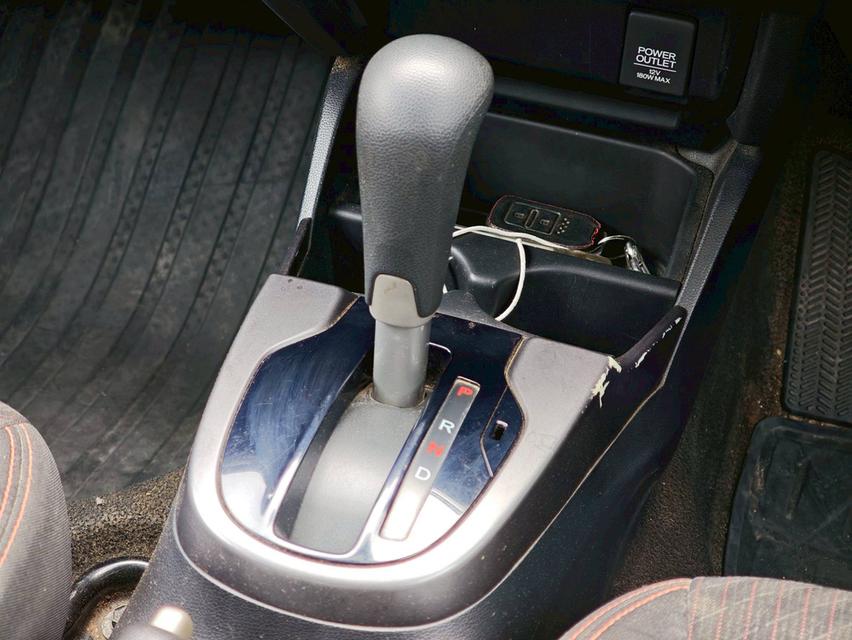 HONDA  JAZZ GK 1.5 RS PLUS (MNC) Y2019 สีเทาออโต้  15