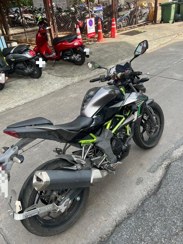 Kawazaki Z250SL
