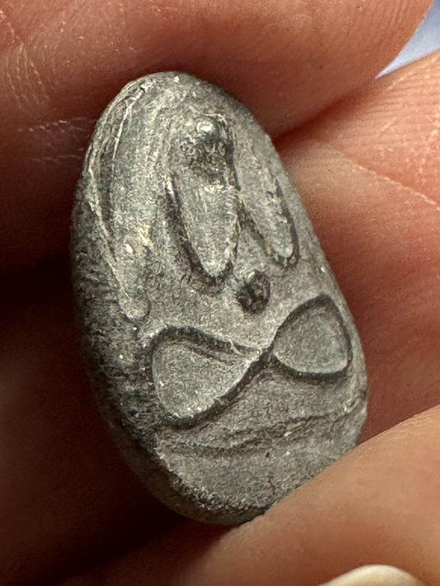 พระปิดตาเนื้อผงคลุกรัก ไม่ทราบที่