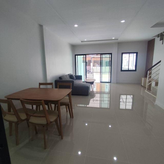 ขายบ้านทาวน์เฮ้าส์ 2ชั้น หมู่บ้านราชพฤกษ์ ลาดกระบัง-สุวรรณภูมิ ฉลองกรุง61  ถนนฉลองกรุง แขวงลำปลาทิว เขตลาดกระบัง กรุงเทพ 6