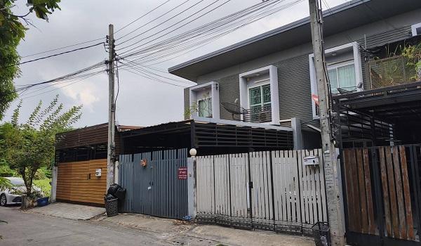 ขาย ทาวน์โฮม รามอินทรา8  จากถนนใหญ่ 850 เมตร 3 ห้องนอน 2 ห้องน้ำ 2 จอด รถไฟฟ้าสายสีชมพู สถานี รามอินทรา กม.4 ราคา 2.99 ลบ 9