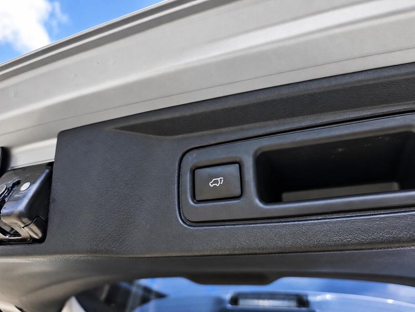 (แจ้งรหัสรถ BK8509) 2018 Toyota Fortuner 2.4V ขับ2 ดีเซล รูปที่ 5