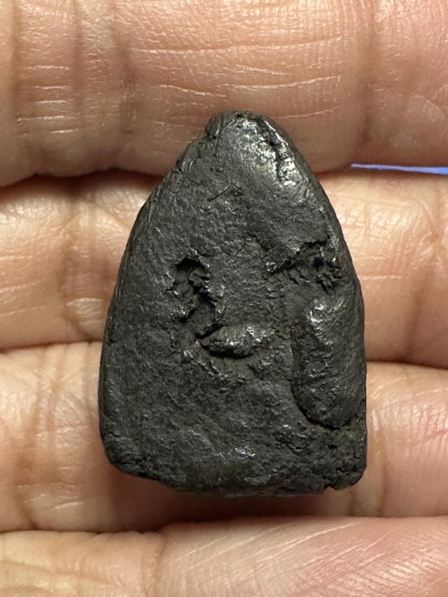 พระปิดตาเนื้อผง คลุกรักไม่ทราบที่ 2