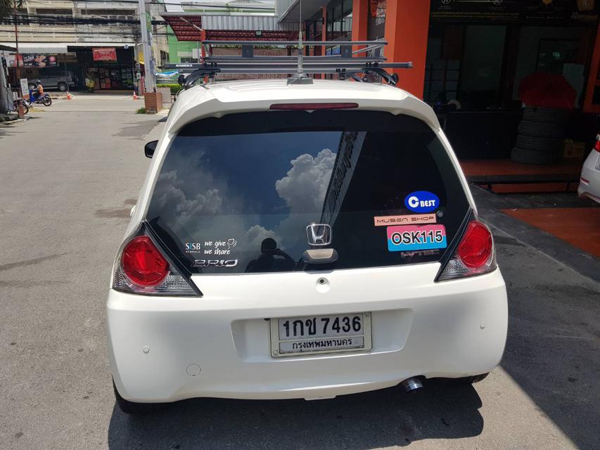 HONDA BRIO 1.2 V 1,200 cc  สีขาว รถบ้านมือเดียว 6