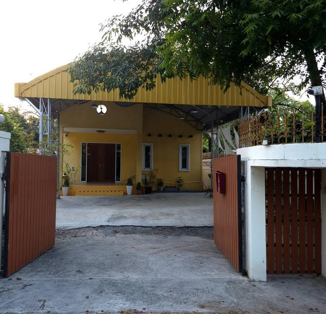 บ้านเดียวชั้นเดียว 2ิ ห้องนอน 2 ห้องน้ำ ติดเลียบทางด่วน 18