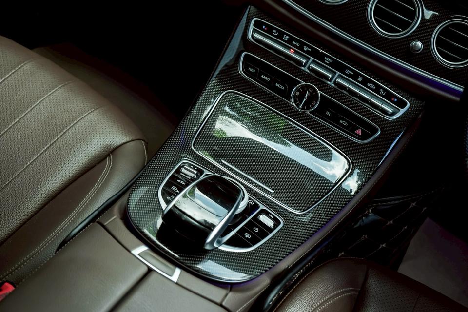 Mercedes-Benz E350e 2.0 Exclusive W213 AT 2018 รูปที่ 15