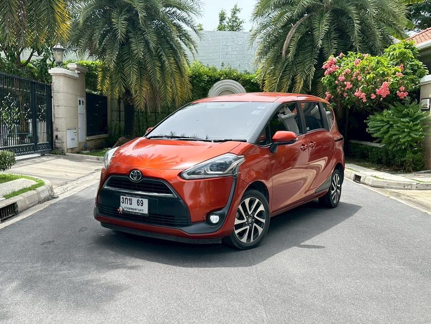 Toyota Sienta Model V 1.5V Dual VVTi / 7AT CVT