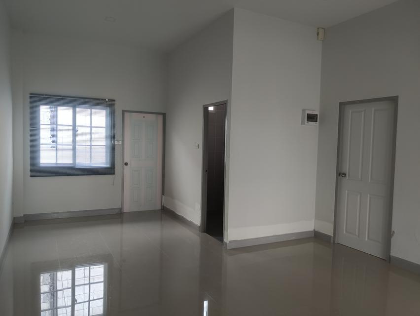 บ้านเช่าสไตล์โมเดิร์น ใกล้ ม.อีเทค 7