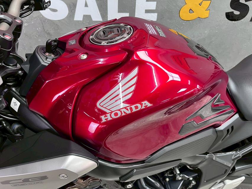 CB 650 R 7