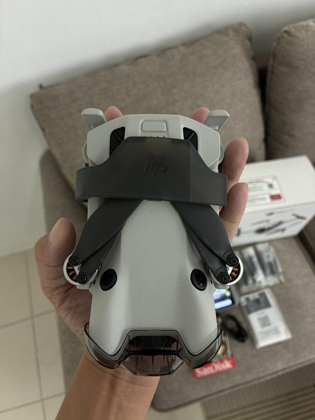 DJI Mini 4 Pro Combo Plus (DJI RC 2) 6