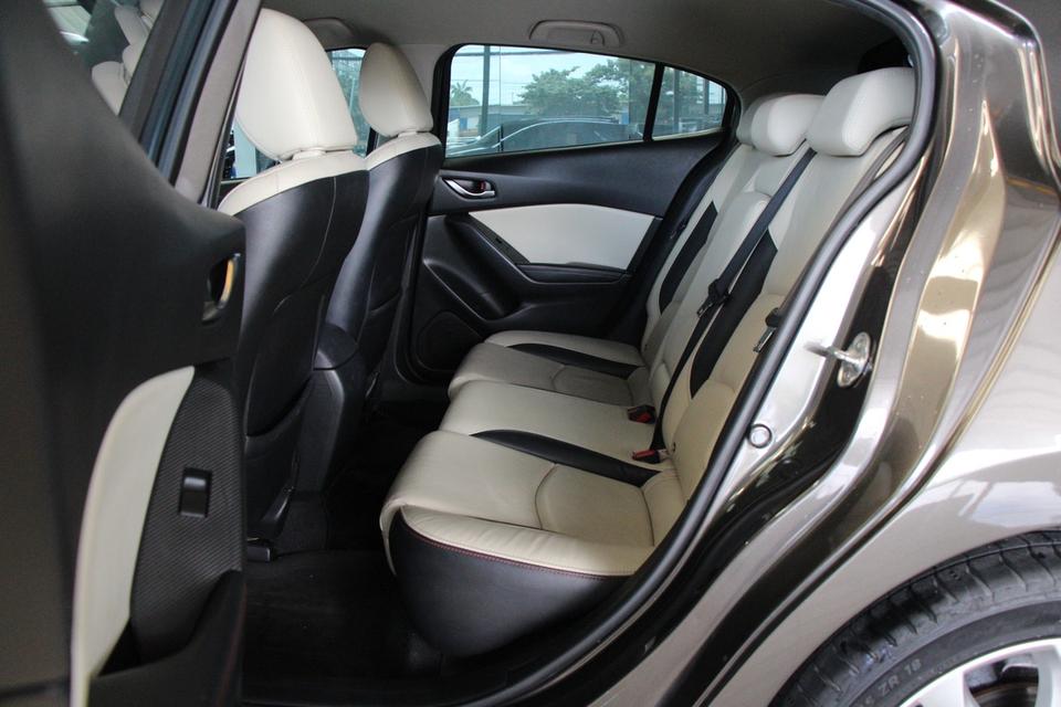 รหัสรถ TKG7813 MAZDA 3 2.0 SP SPORTS ปี 2014 10